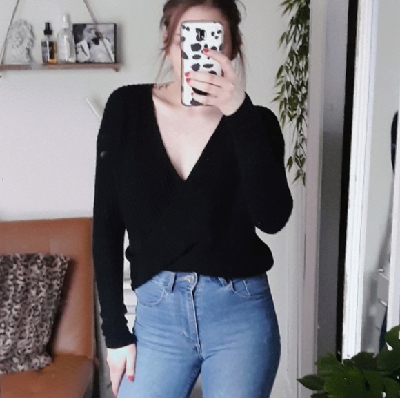 Hollister Sweaters - Black sweater